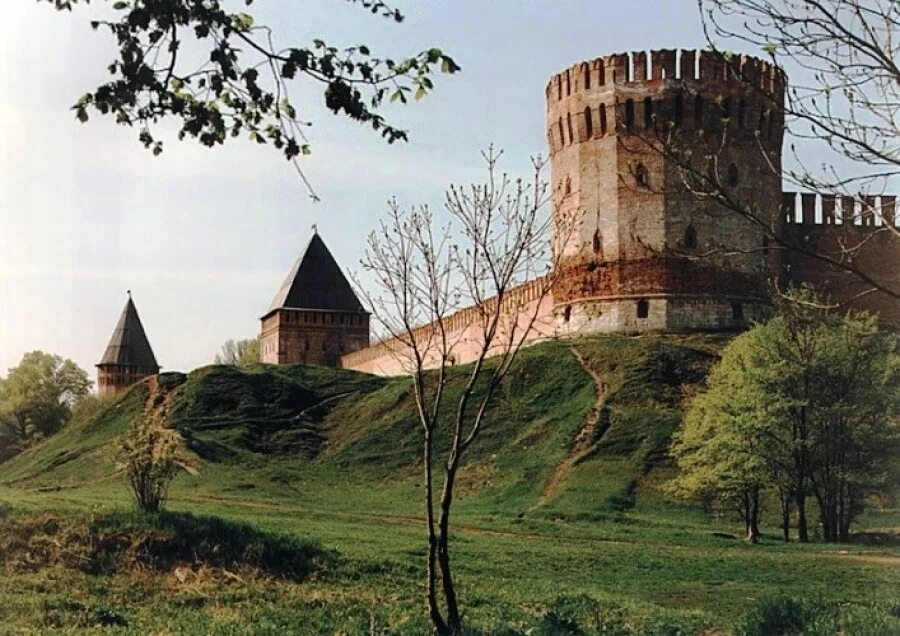 В каком году был взят смоленск. Смоленская крепость Смоленск. Город Смоленск Смоленская Крепостная стена. Смоленская крепость 16 века.