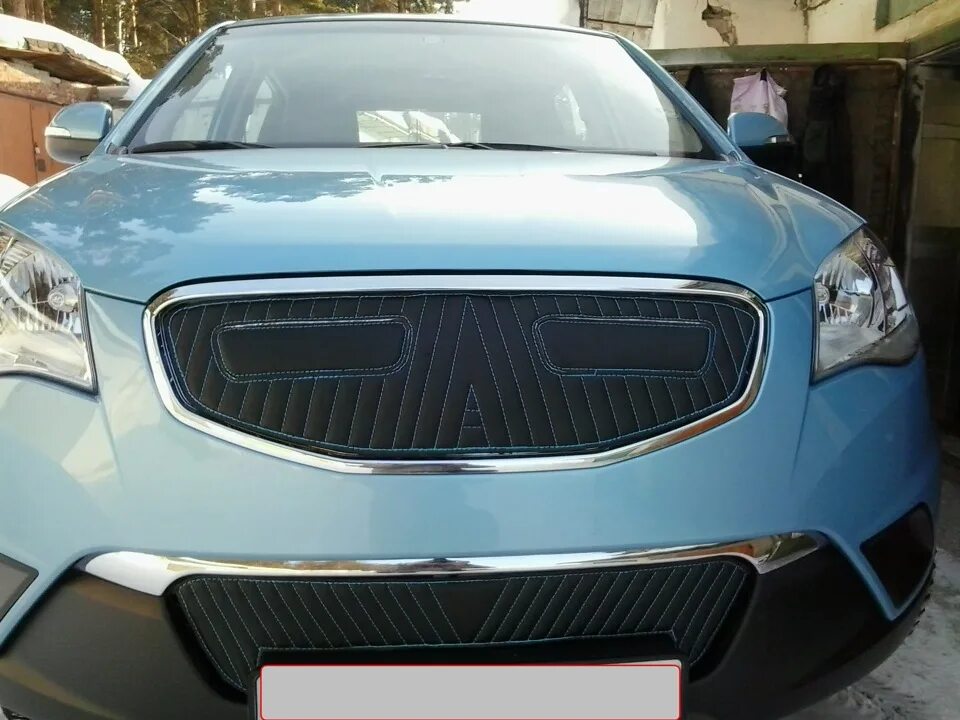 Утеплитель решетки радиатора филдер. Утеплитель радиатора ssangyong actyon. Утеплитель радиатора авто. Утеплитель решетки радиатора прадо 150. Утеплитель радиатора тойота ленд крузер прадо 120.