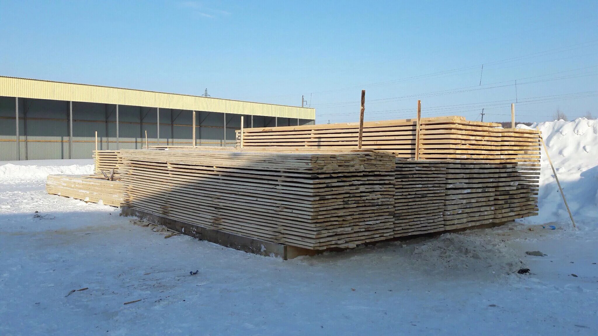 доска обрезная лиственница 40х200х4000мм, м3. брянск брус доска. пиломатериалы набережные. строительные матералы. брусок обрезной 50х50х3000.