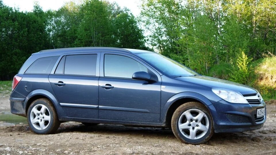 Opel diesel. Opel Astra h универсал 1.3 дизель. Opel Astra h 2006 универсал.