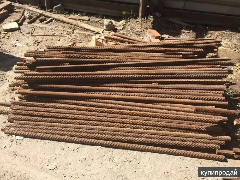 Арматура композитная обрезки. Обрезка арматуры. Горячая катаная арматура 12мм а500. Арматура б/у. Короткие обрезки арматуры.