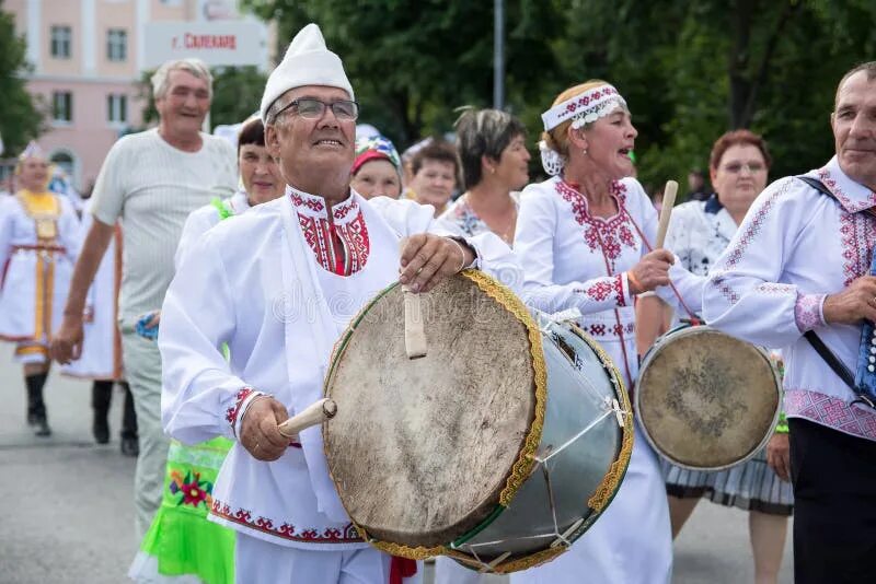 Марийский барабан тумыр. Музыкальная культура марийцев. Марий-эл республика культура народа мари. Музыкальная культура марий эл. Марийский музыкальный инструмент тумыр.