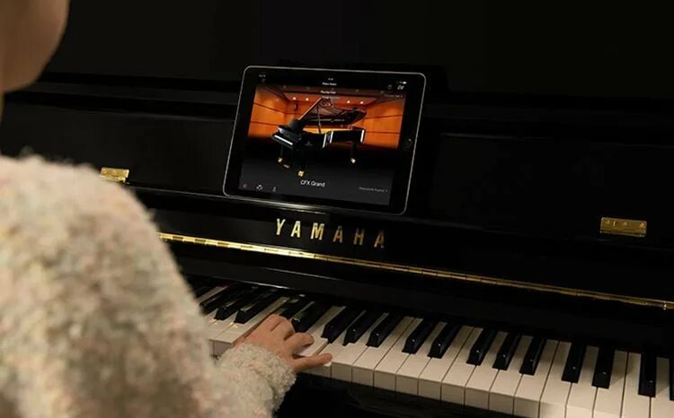 Песни на фортепиано слушать. Yamaha Silent Piano. Пианино Ямаха Акустическое. Yamaha Grand Piano CFX. Пианино Yamaha ju109 PM.