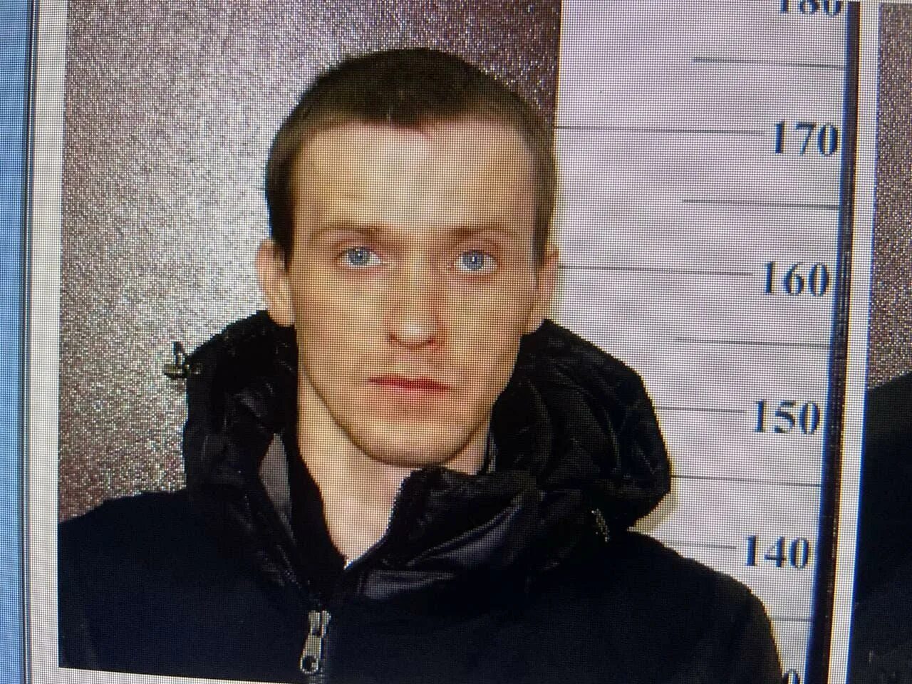 Двое мужчин и женщина изнасиловали15-летнею. Мужчина насильник дочки. Насильнику 11-летней девочки. Спасатель спас ребенка. На урале компания мужчин насиловали 15 летнюю.