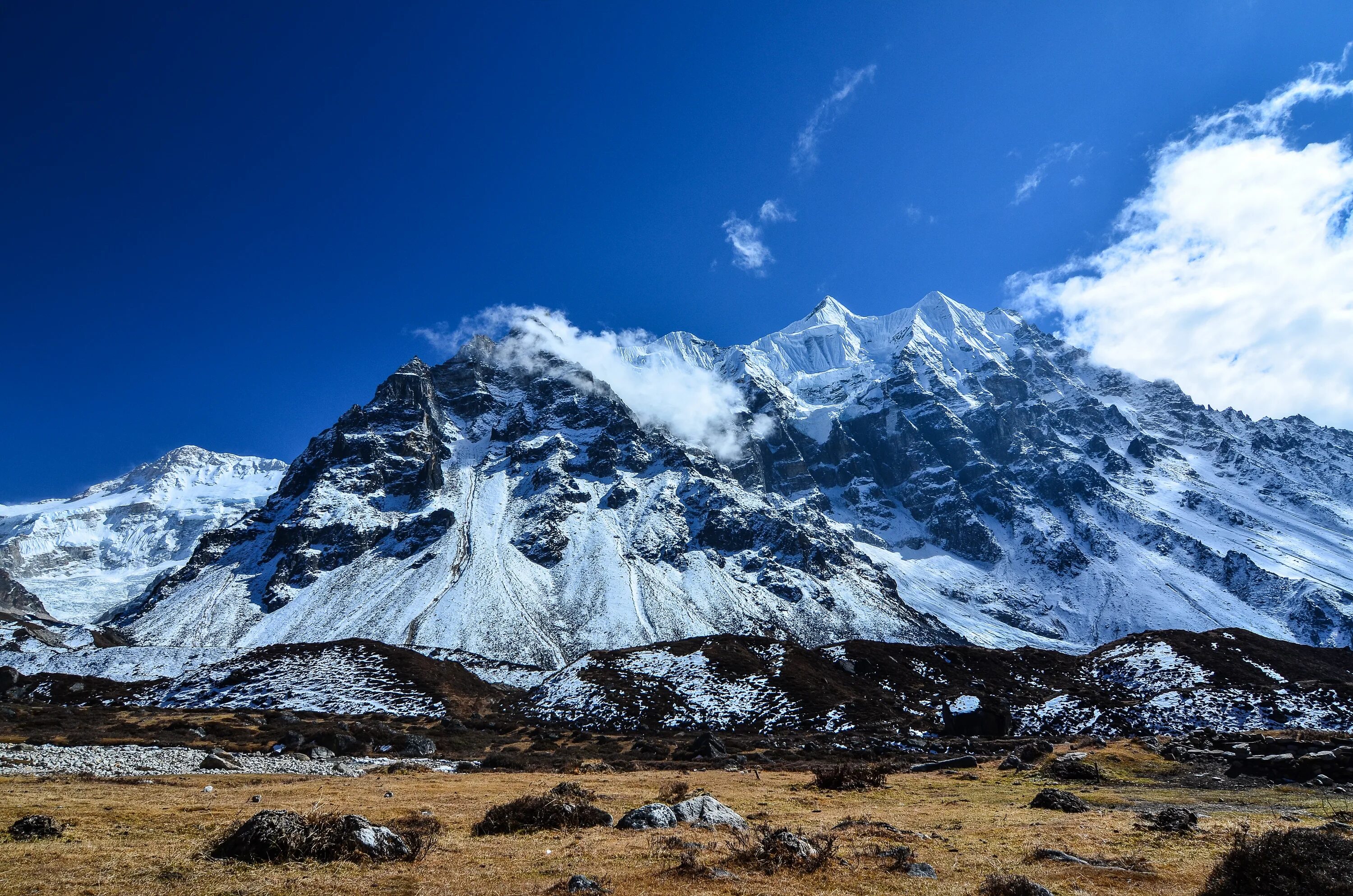 Гималаи метры. Горы Гималаи гора Канченджанга. Канченджанга Гималаи Непал. Горный массив Канченджанга.