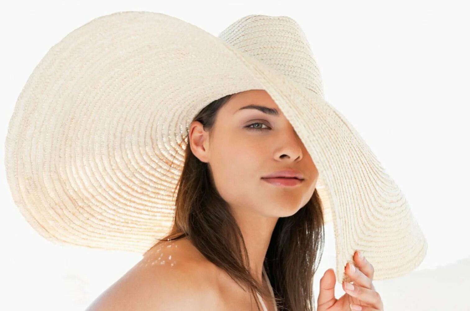 Девушка в шляпе. Летние шляпы от солнца женские. Девушка в шляпе от солнца. Девушка в шляпке летом. Шляпа мыслей для женщин