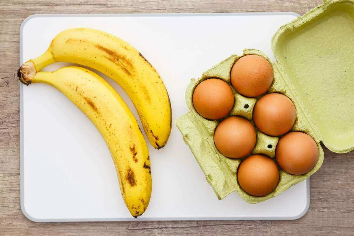 Eggs bananas