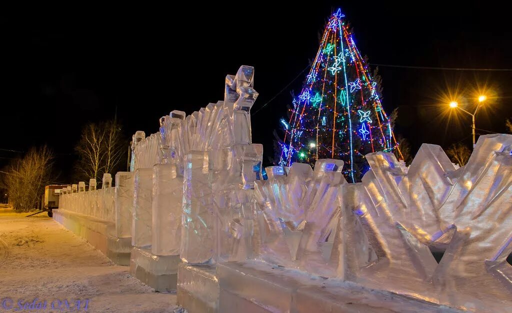 Святослав магазин мебели в шарыпово. Детские горки. Стенка горка шарыпово. Шарыпово город зима ледяной городок. Шарыпово горки.