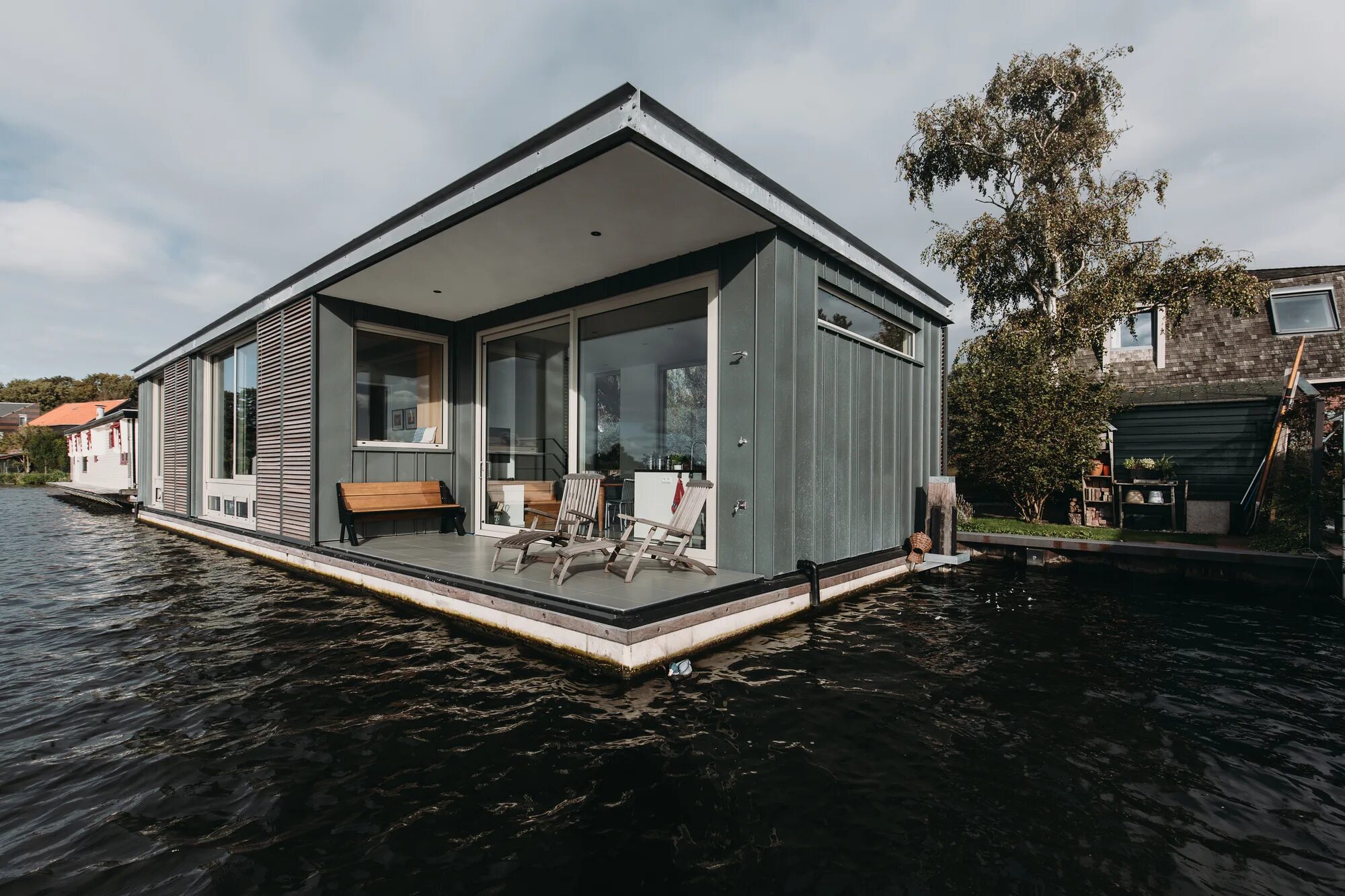 Gallery of Energy Positive Floating Villa / vanOmmeren-architecten - 8