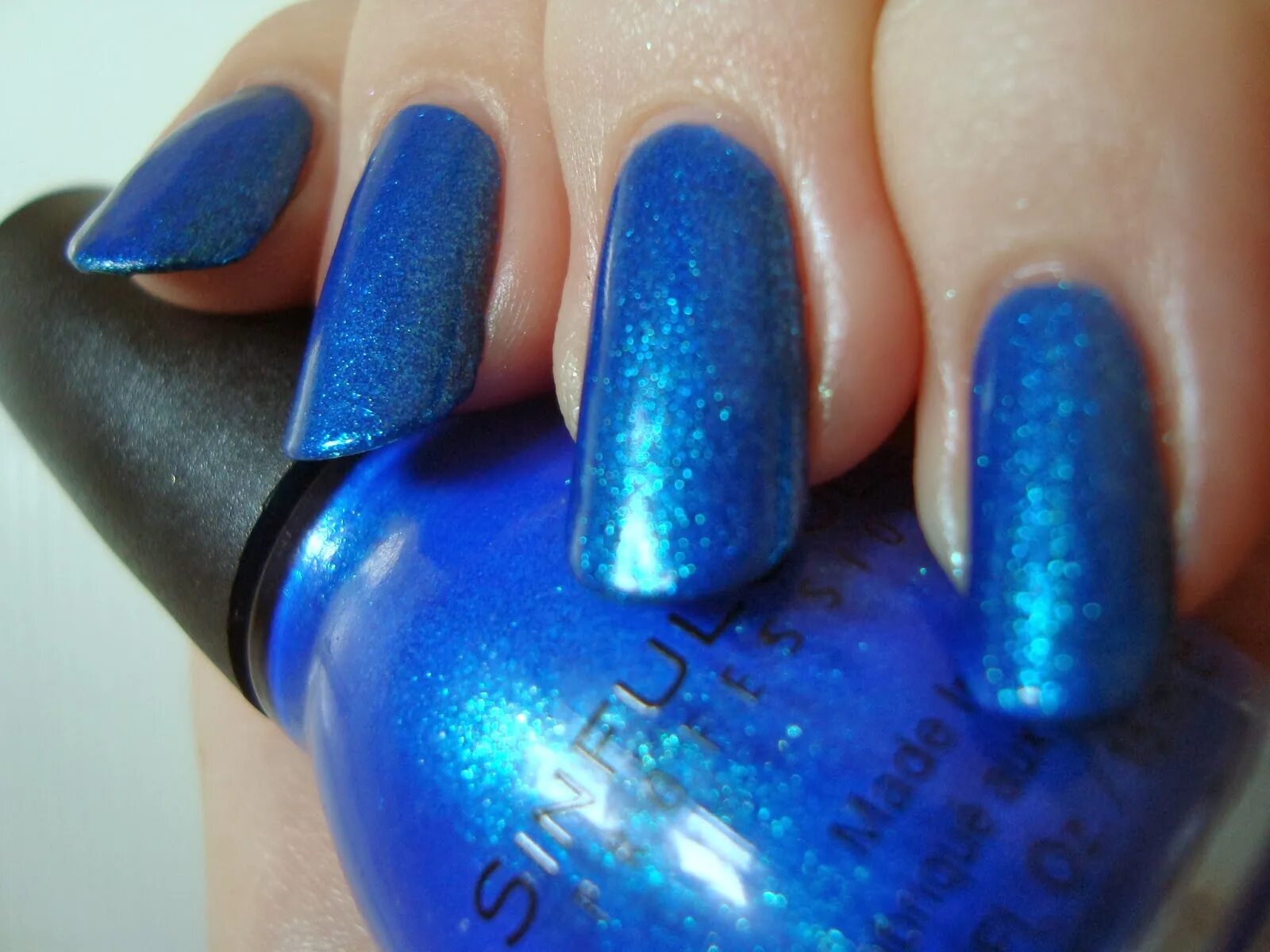 Holiday 13. Blue Bayou цвет. Sinful Colors.