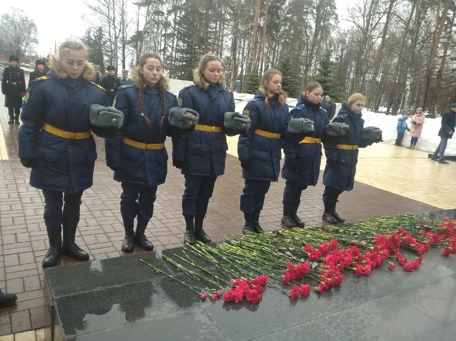 День памяти защитников Отечества в Костроме. Память погибшим на Украине. Светлая память погибшим воинам. Вечная память погибшим воинам.