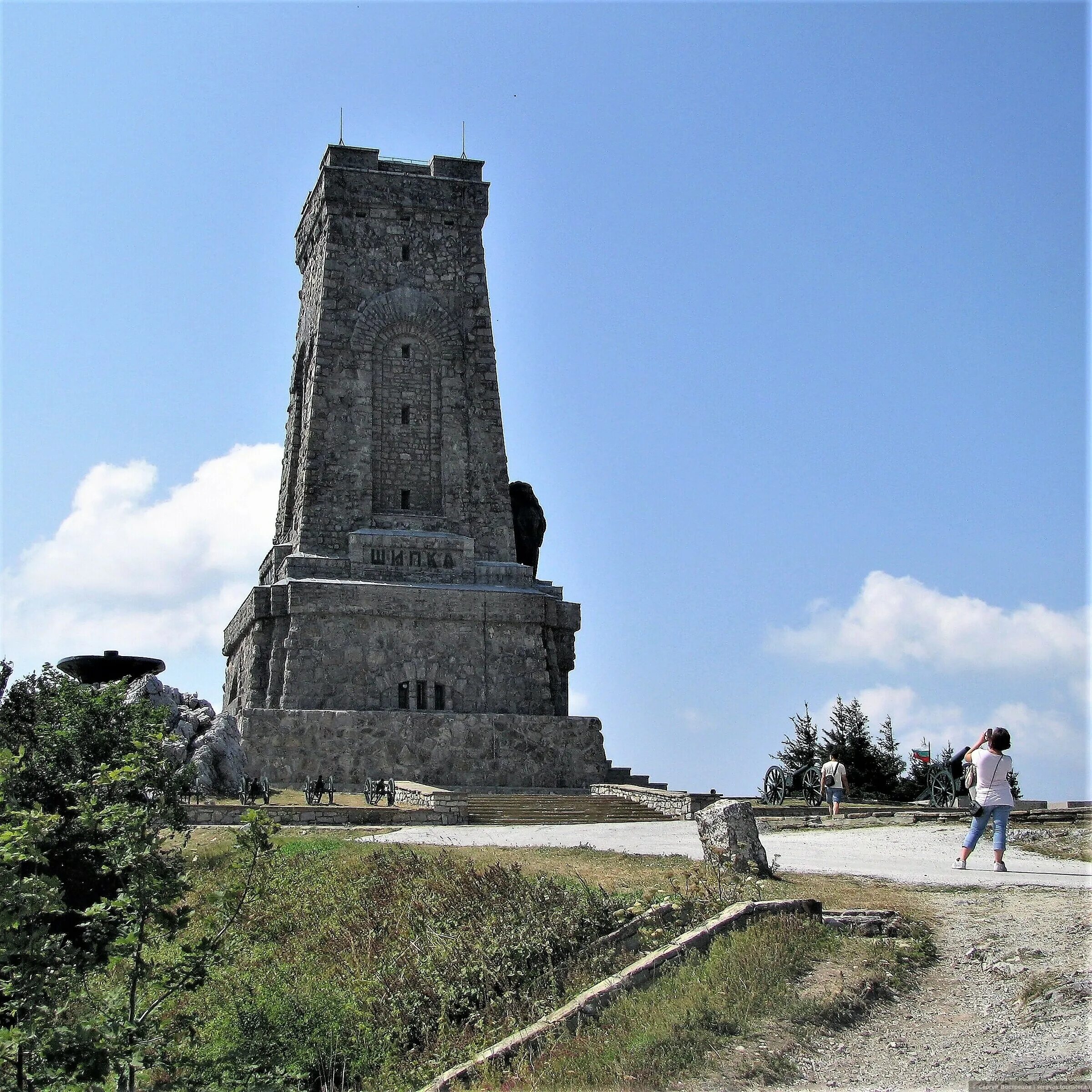 Шипка в облаках. Шипка приднестровье. крепость шипка.