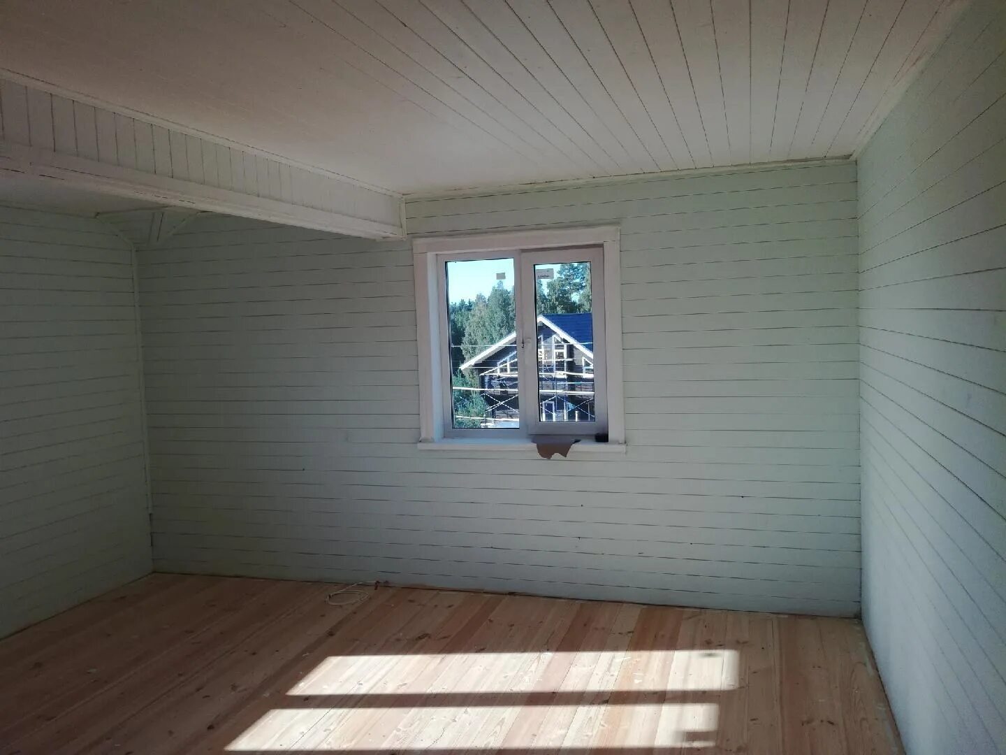 Exterior Siding Paint in SW Sea Salt with SW Alabaster Trim