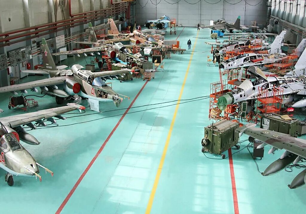 Як 152 иркутский авиационный завод. Алюминий в авиастроении. Ракетный авиационный двигатель. 121 авиационный ремонтный завод (121 арз). Як 152 иаз иркутск.