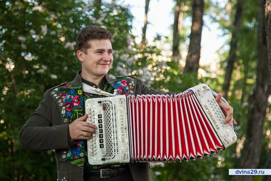 Тальянка гармонь. Тальян гармонь. Гармонь тальянка Татарская. Татарская тальян гармонь. Марийские гармонисты