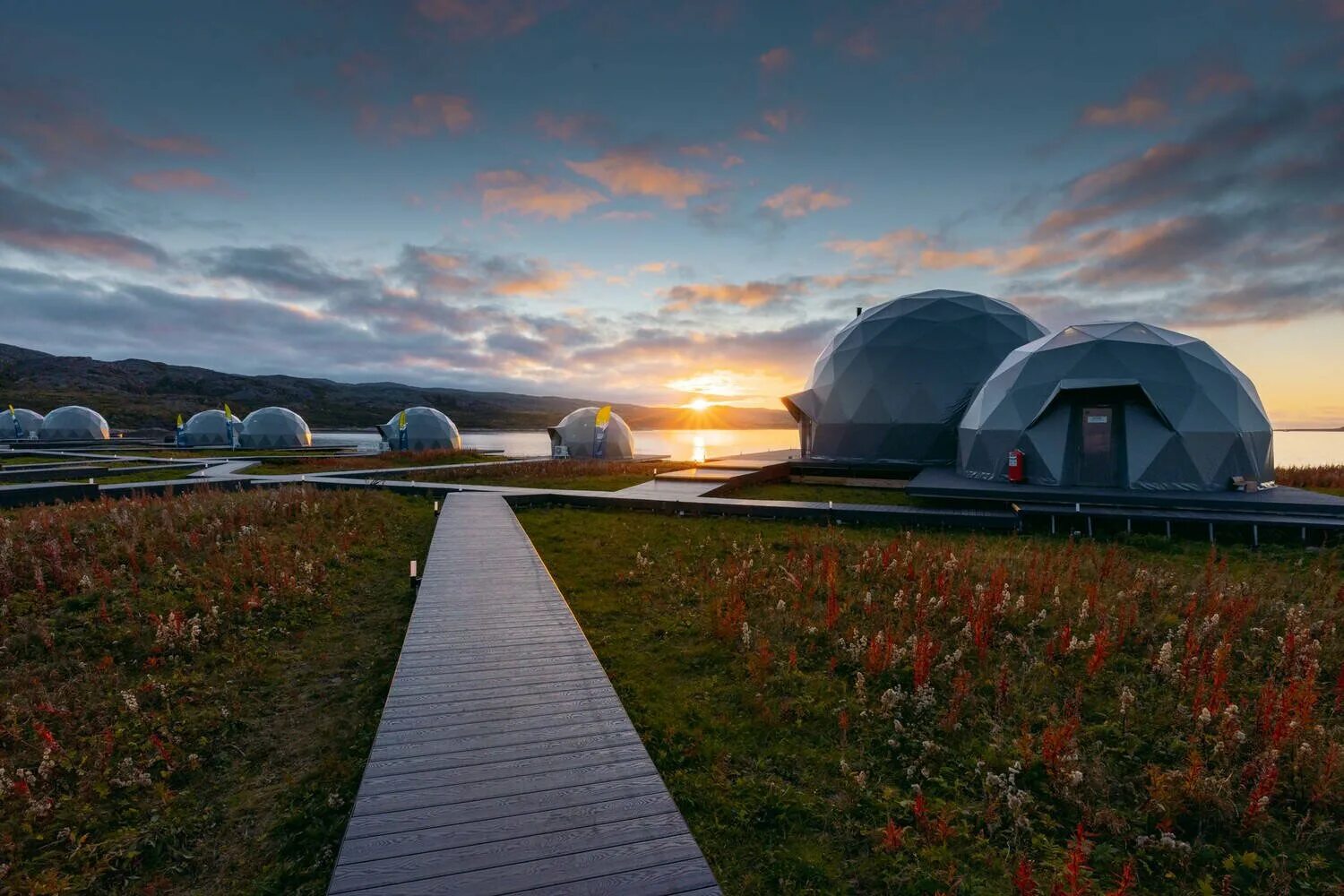 Глэмпинг кольский полуостров. Станица благовещенская глэмпинг. Глэмпинг доброе утриш. Глэмпинг кольский полуостров. Глэмпинг рыбачий полуостров.