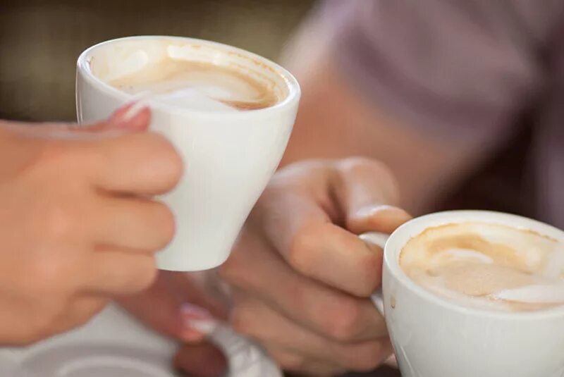 Мужицкая кофе. Влияние кофеина на организм человека. Воздействие кофе на организм. Чашка кофе. Кофе.