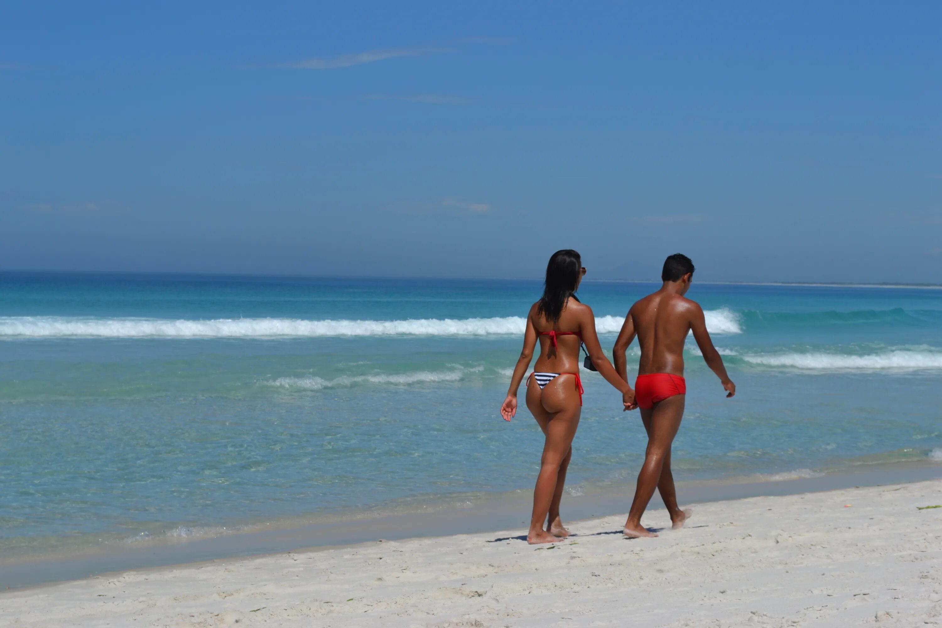 Отель hedonism 2. Ямайка регги на пляже. Ямайка seven mile beach. Нудиский остров в хорватии. Ямайка гедонизм 2 фото туристов.