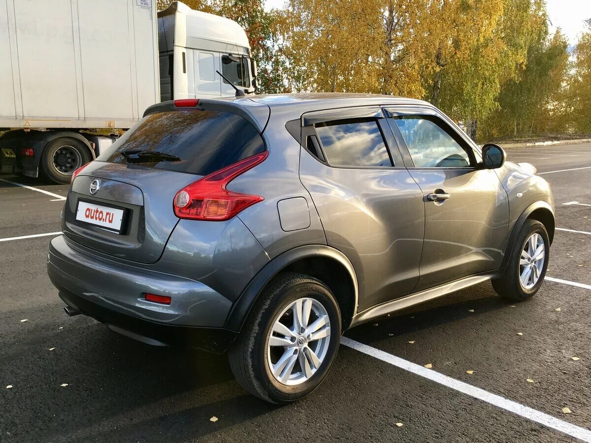 Nissan juke 2015 серый. 6. жук 2013. ниссан джук 2013. ниссан жук красный.