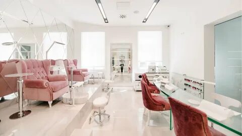 Қадыров ислам нормаларын бұзатын жарнама үшін сұлулық салондарын жабады