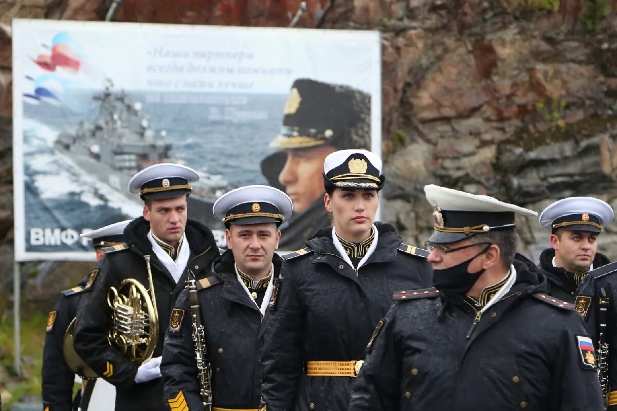 Фотографии штаба северного флота города североморска. Штаб северного флота североморск. Владимир словеснов оркестр штаба северного флота. Северный флот североморск. Главный штурман северного флота ковалев.