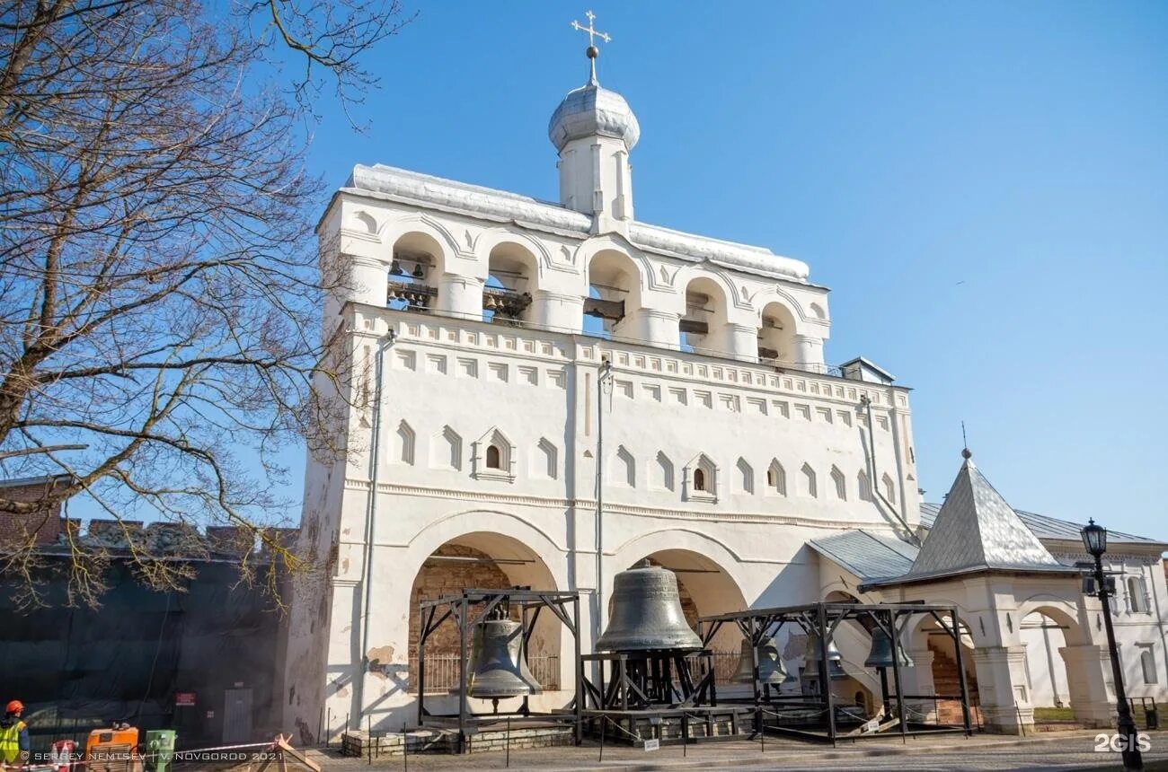 Звонница софийского собора великий новгород. Звонница софийского собора новгородский детинец. Великий новгород кремль софийская звонница. Звонница софийского собора великий новгород. Новгород звонница.