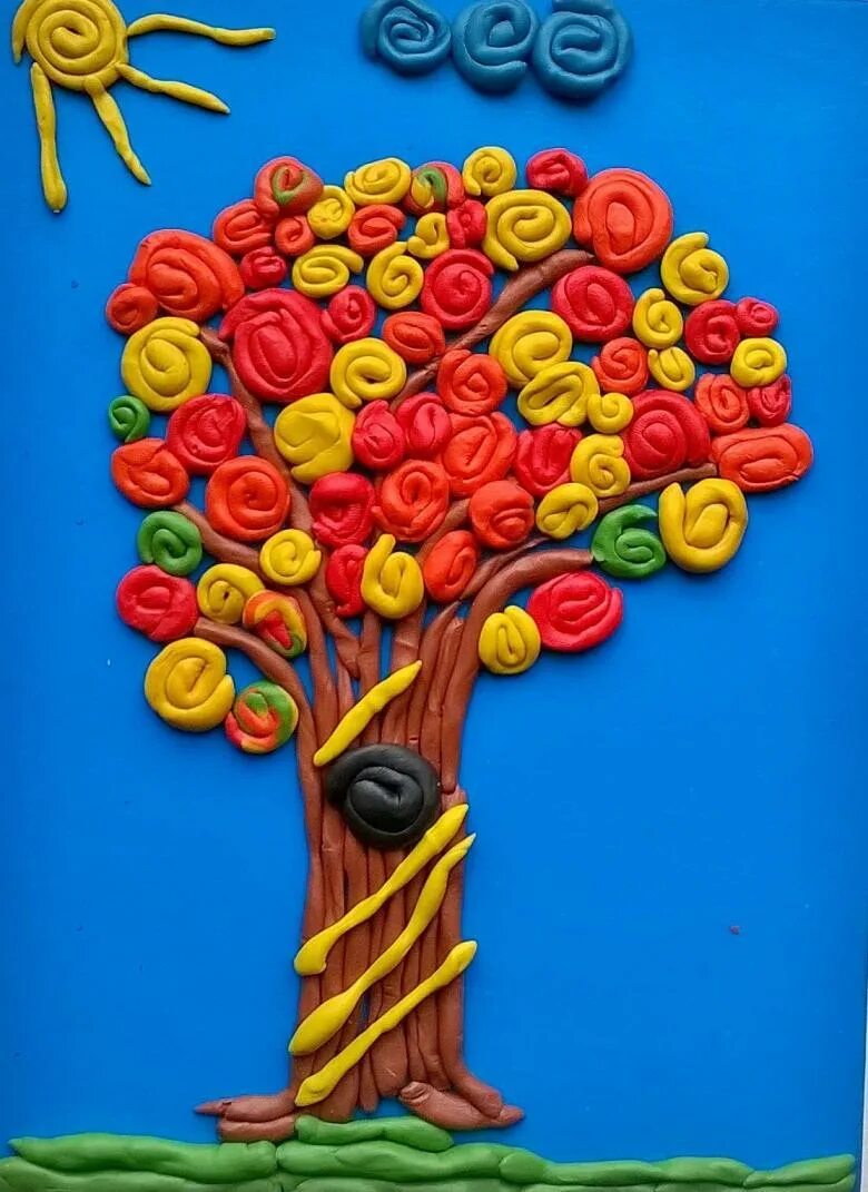пластилинография для детей лет павлин. дерево из пластилиновых жгутиков для детей. лепка из пластилина для детей. поделки из пластилина для детей. поделки для детей из пластилиновых жгутиков.
