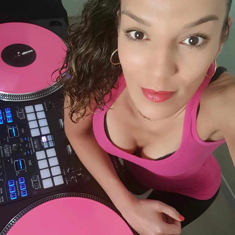Dj lady. Леди диджей. dj lady bo$$. dj lady tonight. dj lady angie grandstand.