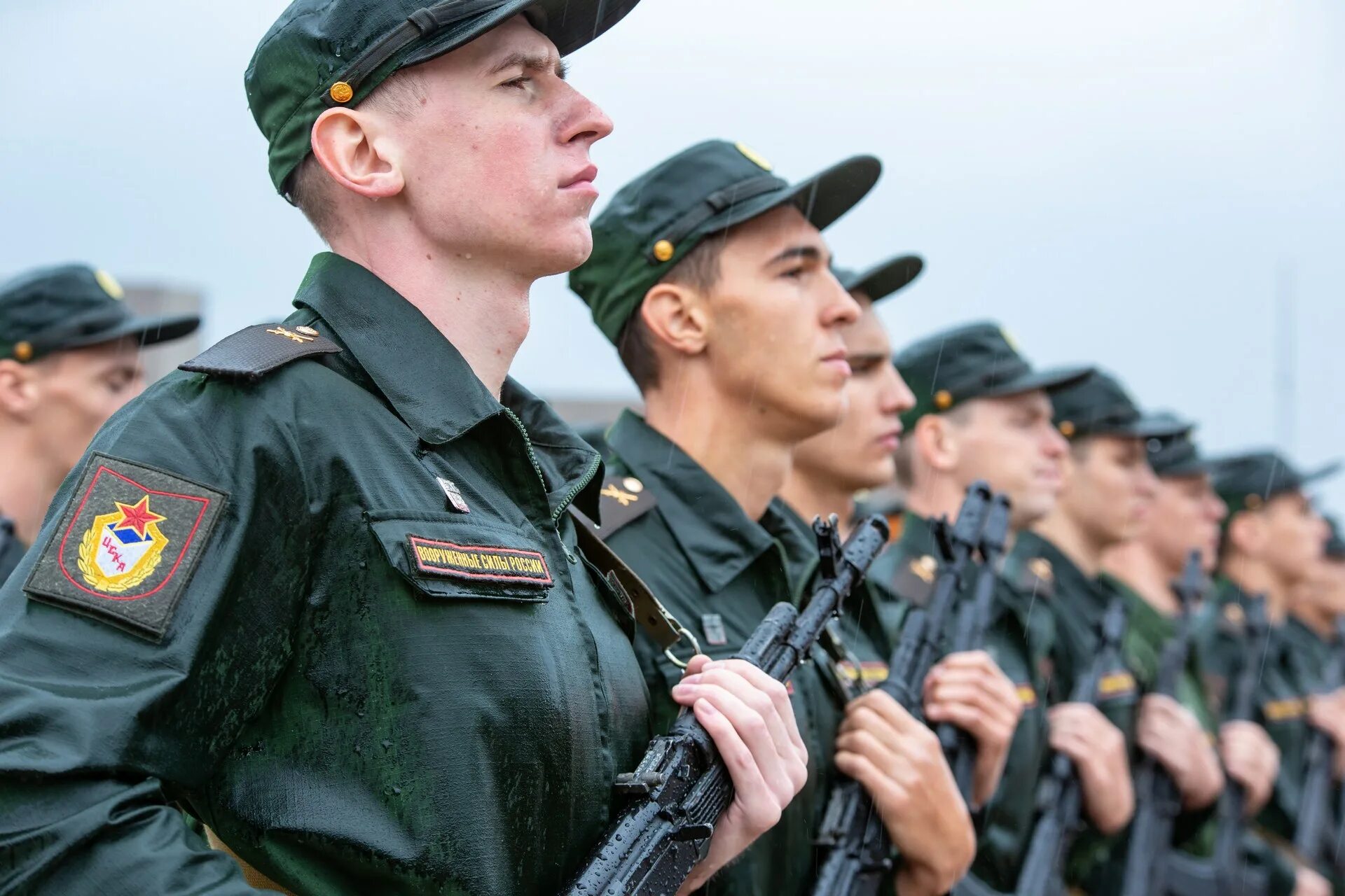 Приняли военно. Военная служба в Российской Федерации. Военная служба фото. Временные войска спортроты. Военная служба Щепилов 2005.