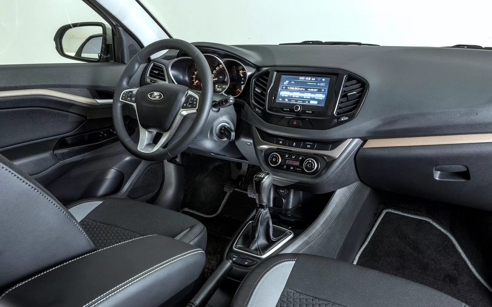Лада Веста св кросс 2019 салон. Lada Vesta SW салон. Лада Веста св кросс салон. Лада Веста св салон