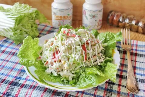 Салат из капусты крабовых палочек и огурца