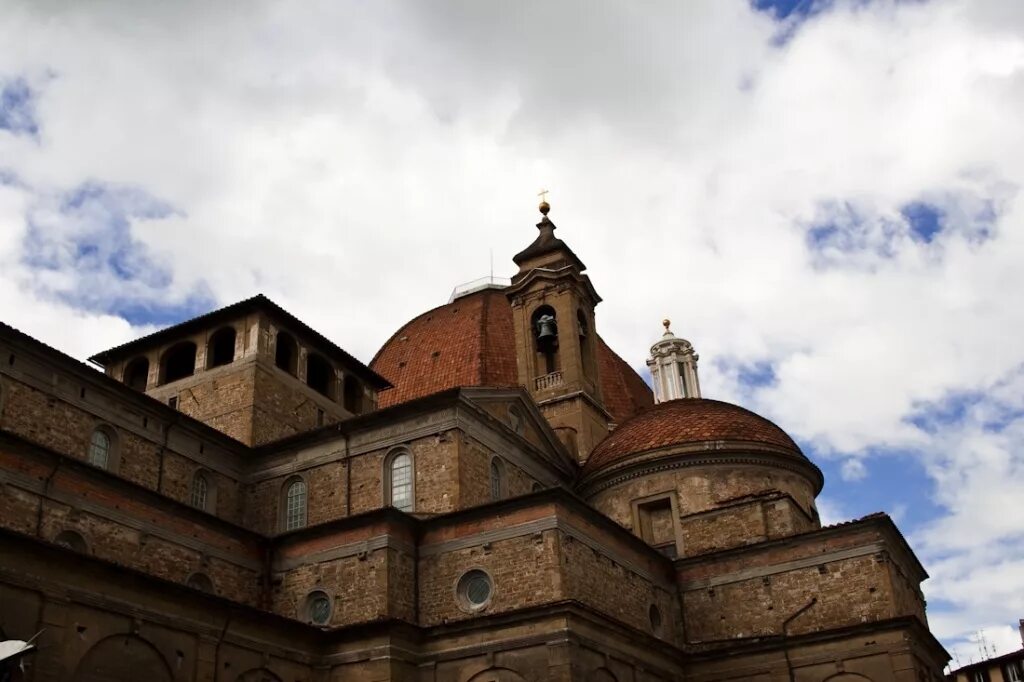 Сан лоренцо. Базилику сан-лоренцо во флоренции. Базилику сан-лоренцо во флоренции. Базилика сан-лоренцо филиппо брунеллески. Сан лоренцо.