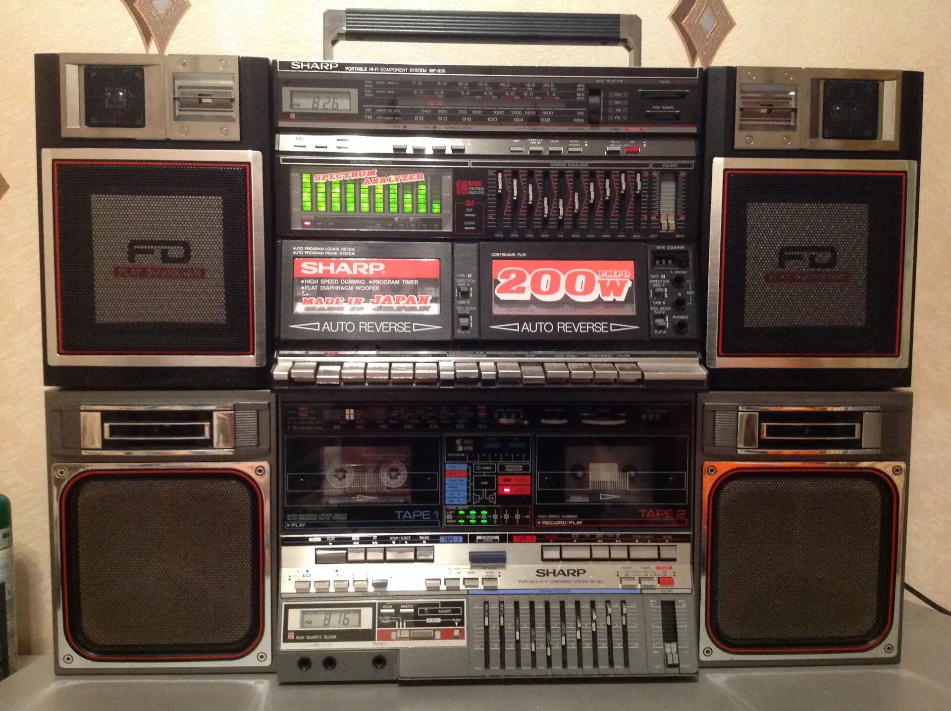 Магнитофон шарп 80 годов. Кассетный магнитофон sharp 939. Шарп кассетники 80х. Магнитолы 80 шарп. Магнитофон шарп 80 годов.