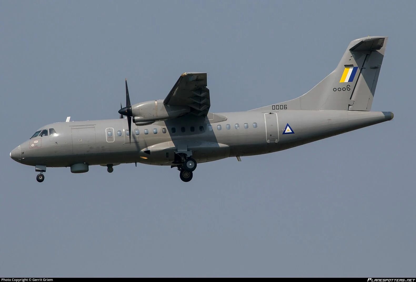 Аир 42. Myanmar Air Force. Мьянма самолет. Af 42 самолет. АТР Форс лав.