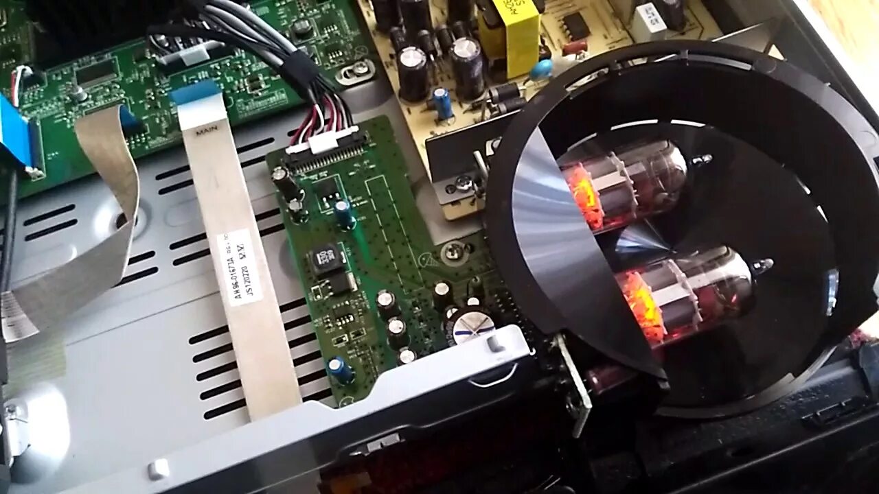 Ht e6750w. Samsung HT-e6750w. Samsung HT-f6550w Review. Samsung ламповый Blu ray 6750. HT- e6750w модуль управления.