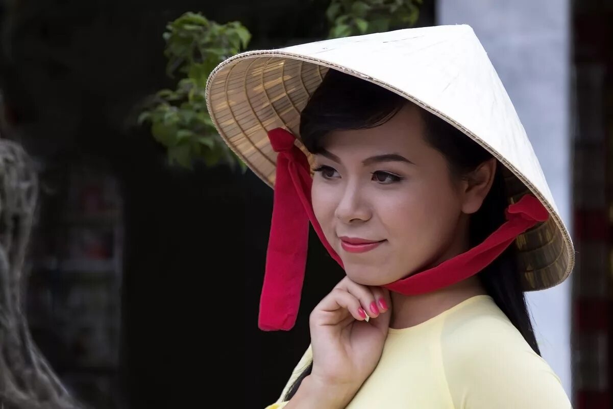 вьетнамцы японцы. вьетнамцы японцы. азиатские девушки. вьетнамские девушки. китаянка в шляпе.