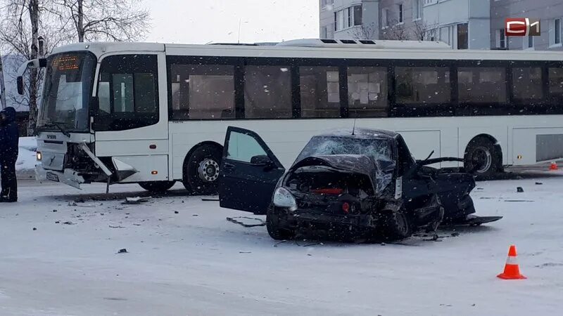 Общественный транспорт сургут новости. Автобусы Сургут. Автовокзал Сургут. Авария в 2023 году в январе месяце в Красноярском крае с автобусами.