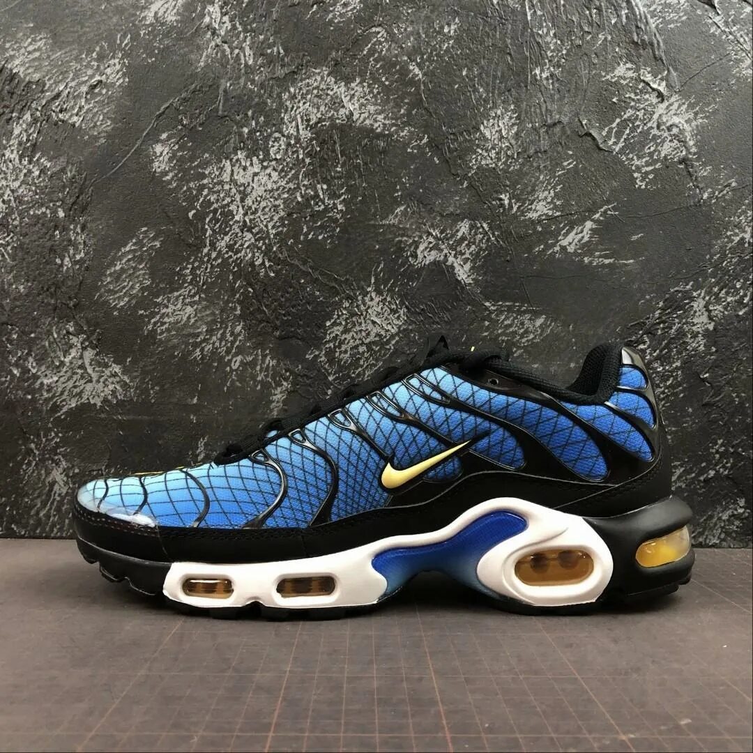 Кроссовки найк аир плюс. Nike Air Max TN Plus 2. Nike Air Max TN. Nike Air Max TN Plus 2020. Nike Air Max Plus.