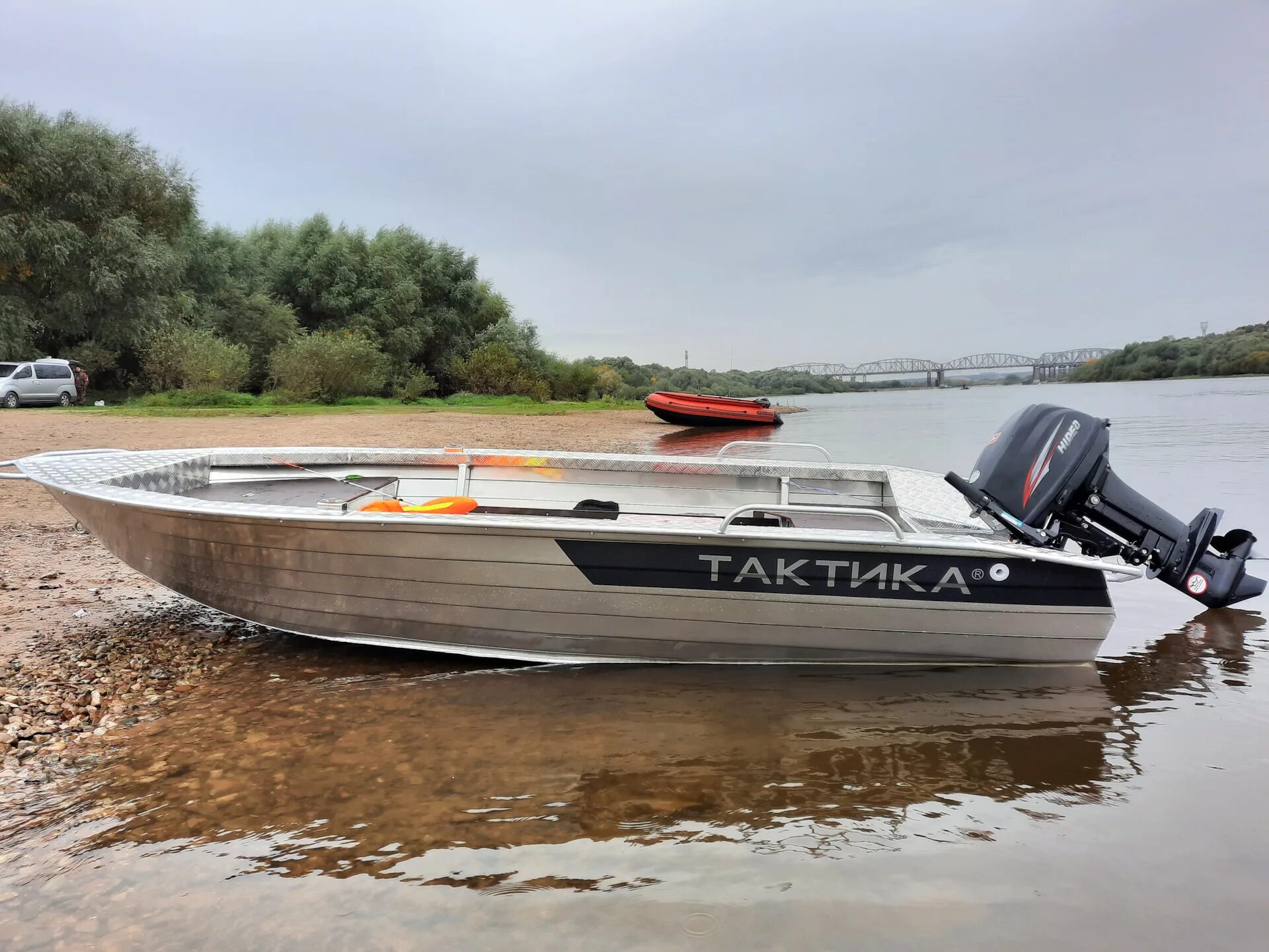 Обзор лодок тактика. Тактика 390 рм. лодка алюминиевая тактика 390р fish. тактика лодка 390р 390 рм. тактика 390 рм fish.