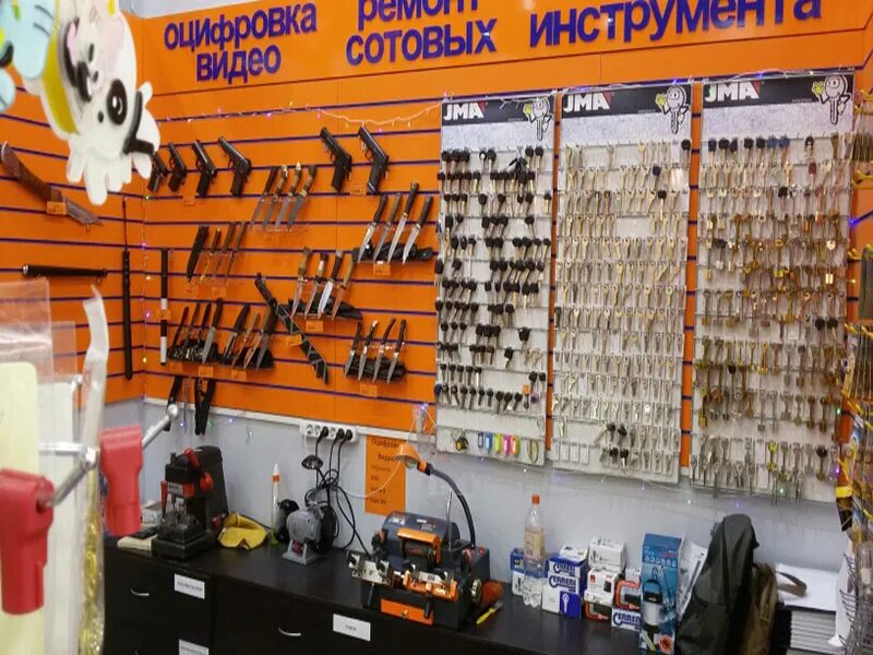 Гончарная мастерская тверь. Тверь мастерские. Багетная мастерская тверь трехсвятская. Багетная мастерская, тверь, улица ефимова. Проспект чайковского 42а тверь.