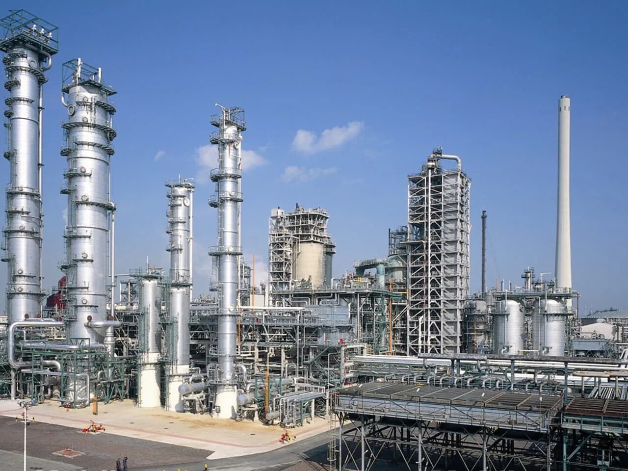 Химическая промышленность получила наибольшее развитие в. Атырауский нефтеперерабатывающий завод музей. Одесский нефтеперерабатывающий завод. Промышленный комплекс. Химический комплекс.