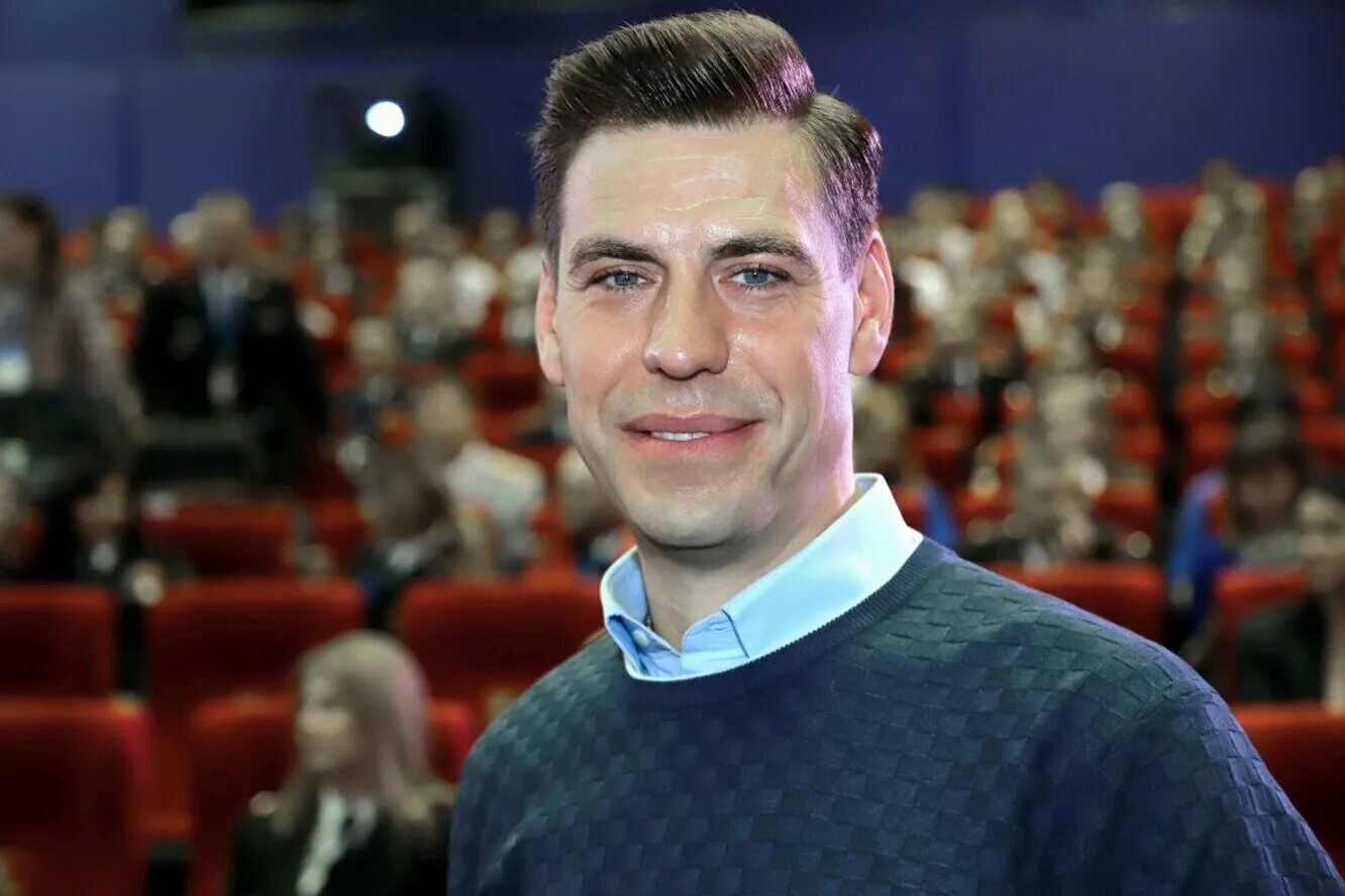 дмитрий дюжев актер. дмитрий дюжев актер. дмитрий дюжев фото. дмитрий дюжев. дмитрий дюжев высокомерный.