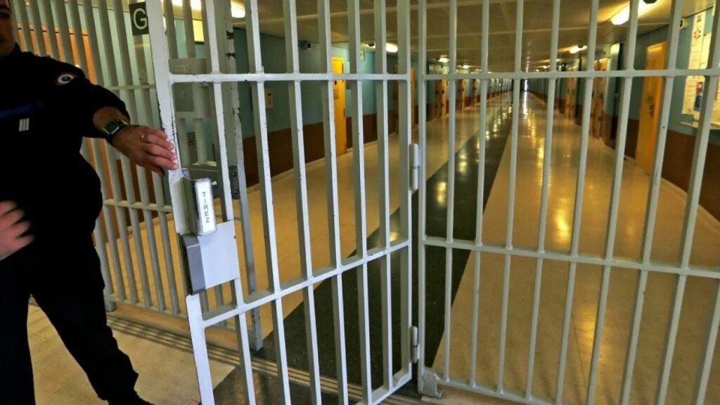 Уголовная амнистия новости сегодня. Пожилой осужденный. Уголовная амнистия последние новости. Уголовная амнистия новости сегодня. Проект уголовной амнистии в 2024 году.