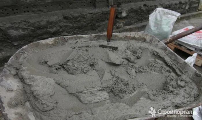Раствор известь и песок. Раствор глины. Смесь глины с песком. Известковый раствор. Цементно-песчаный раствор.