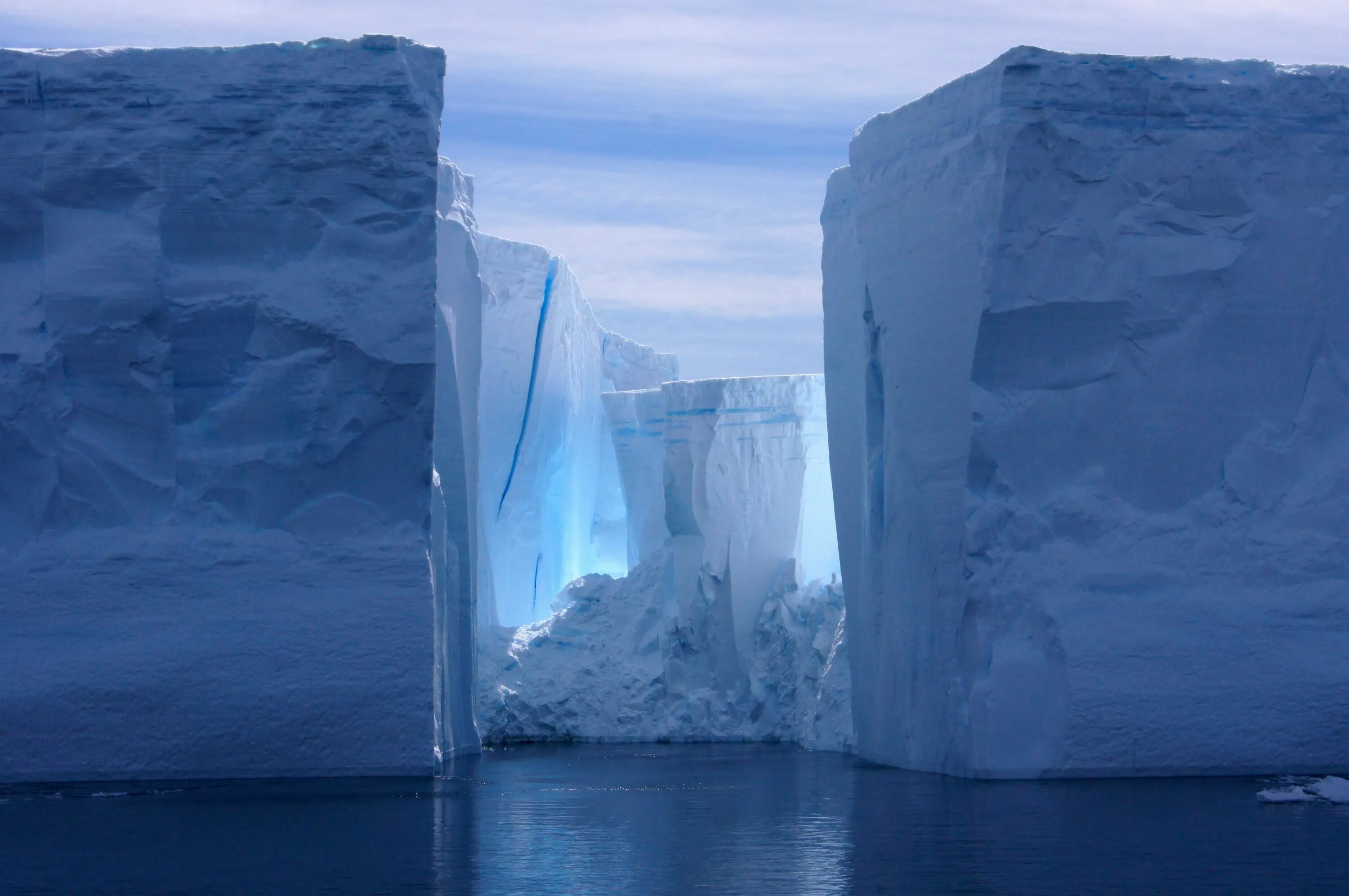 Шельфовые ледники Антарктиды. Ледник Росса в Антарктиде. Шельфовый ледник Росса таяние. Антарктида Росса шельфовые ледники Росса.