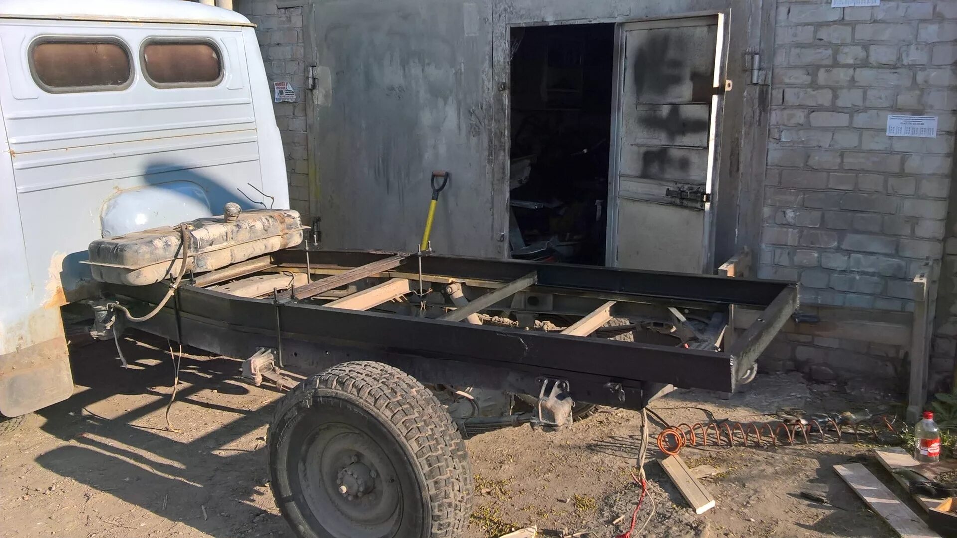 Удлинённая рама уаз 3303. Рама уаз 3303. Уаз 3303 самосвал. Удлинение кузова уаз 3303. Шасси уаз 3303.