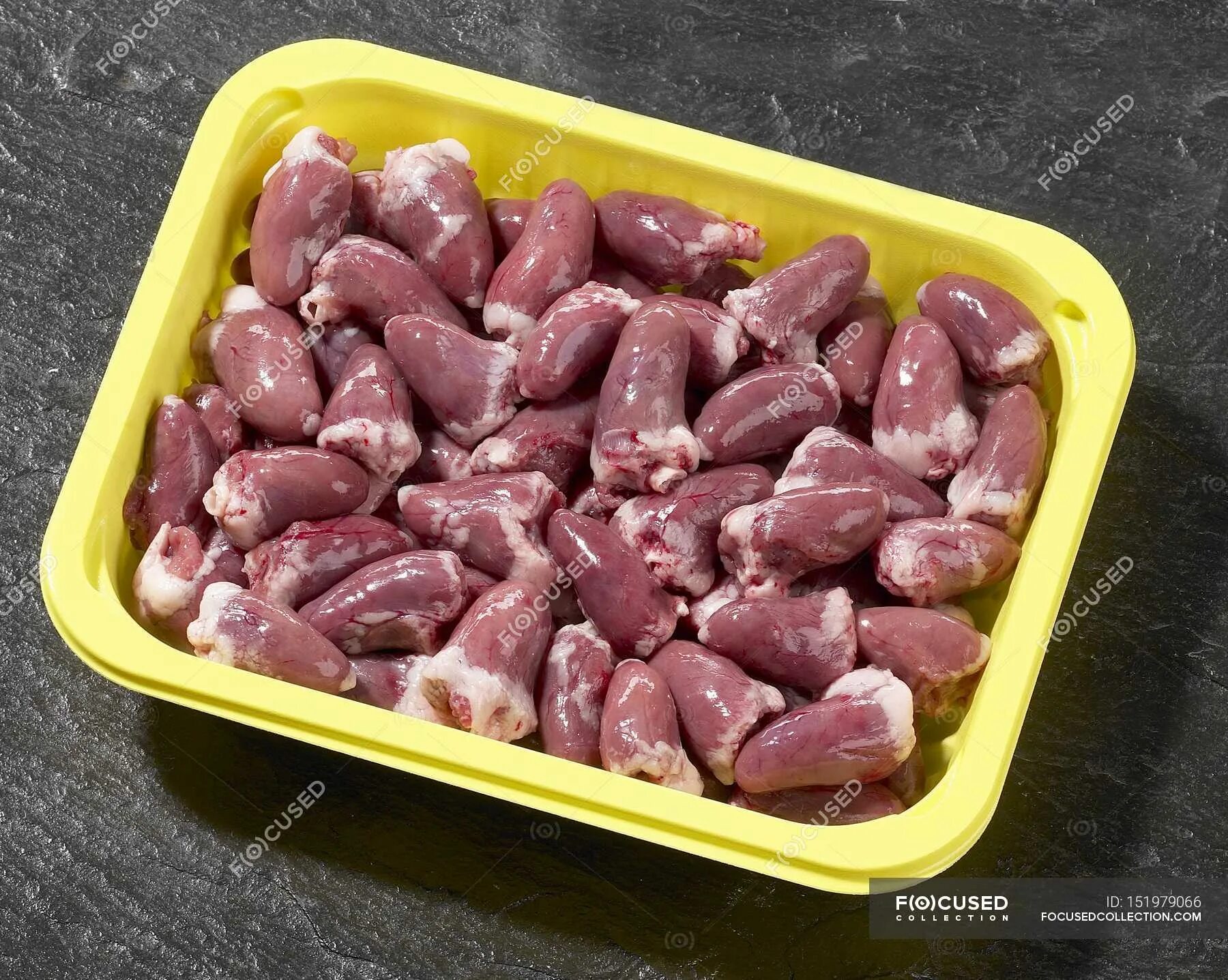 Пупочки и сердечки. Блюдо пупки куриные. пупочки и сердечки куриные.