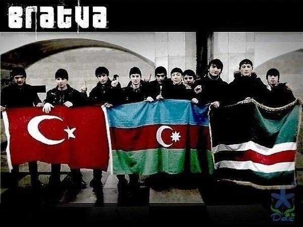 Чеченцы азербайджанцы. Чеченский и азербайджанский флаг. Флаг Чечни и Азербайджана. Турецкий и чеченский флаг. Чеченцы и азербайджанцы.