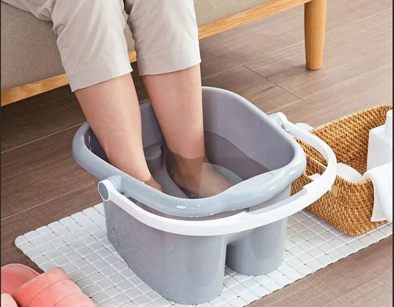 Педикюрная ванна для ног. Ноги в тазу. Ванночка для педикюра. Тазик для ног с массажем. Тазик для ног.