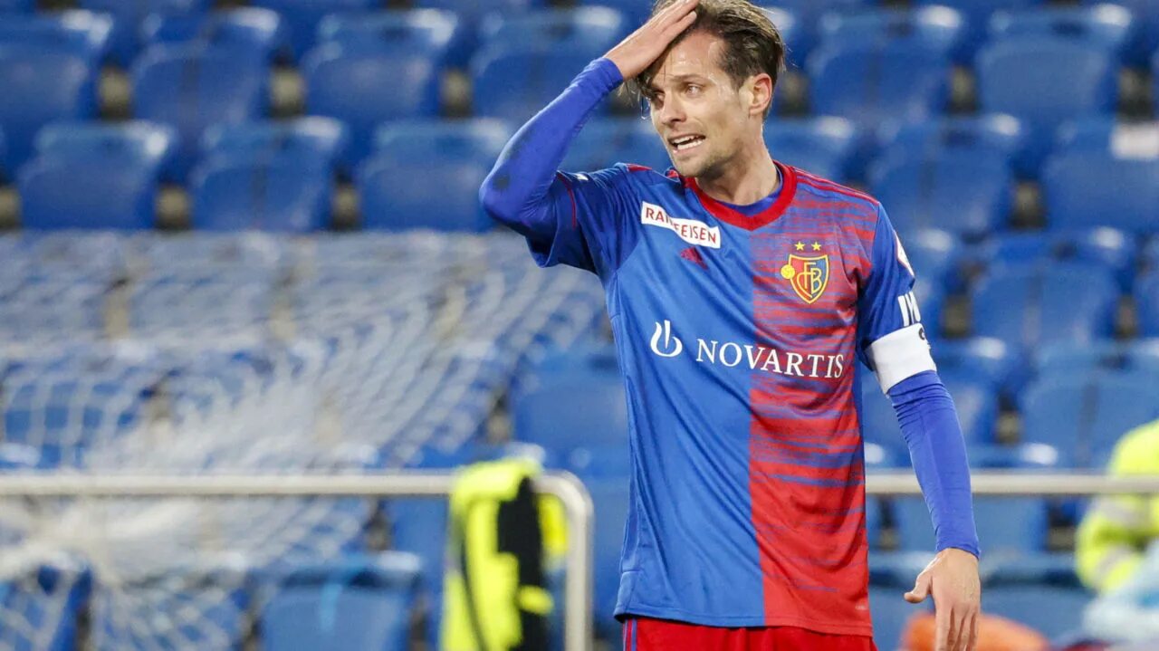 Valentin kuzinetsov. Штокер. штокер мюллер. stocker valentin footballer. штокер николай владимирович.